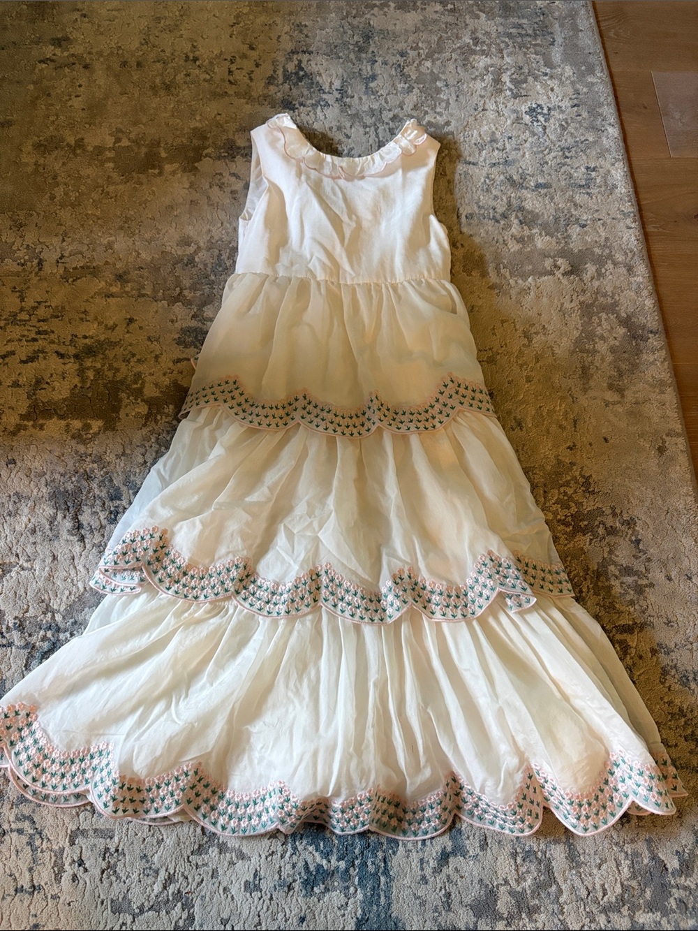 Mini Boden White Tiered Dress with Pink and Green Embroidery Girls Size 9-10Y.